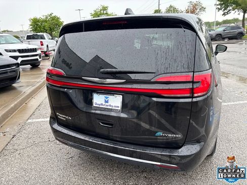 Used 2023 Chrysler Pacifica Touring-L FWD image 22