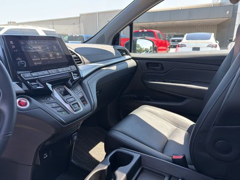 Used 2021 Honda Odyssey EX-L image 11