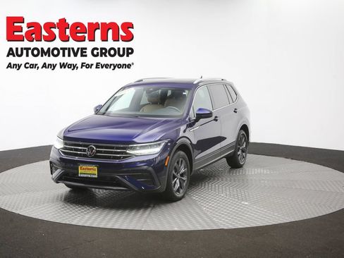 Used 2022 Volkswagen Tiguan SE w/ Panoramic Sunroof Package AWD/4WD image 55
