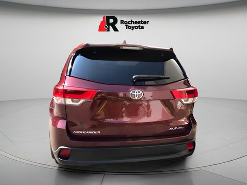 Certified 2018 Toyota Highlander XLE AWD/4WD image 6