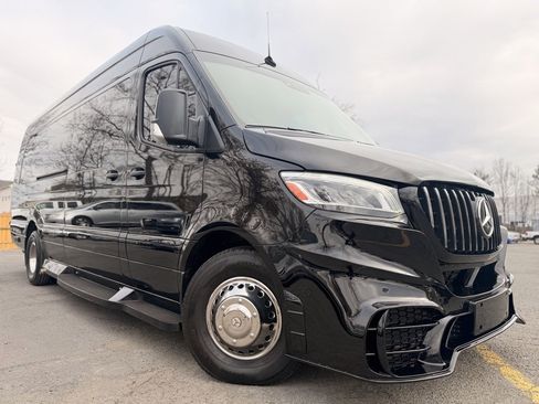 Used 2020 Mercedes-Benz Sprinter 3500 image 1