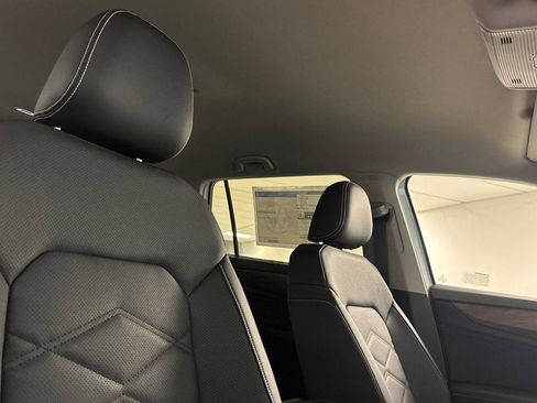New 2026 Volkswagen Atlas SE image 17