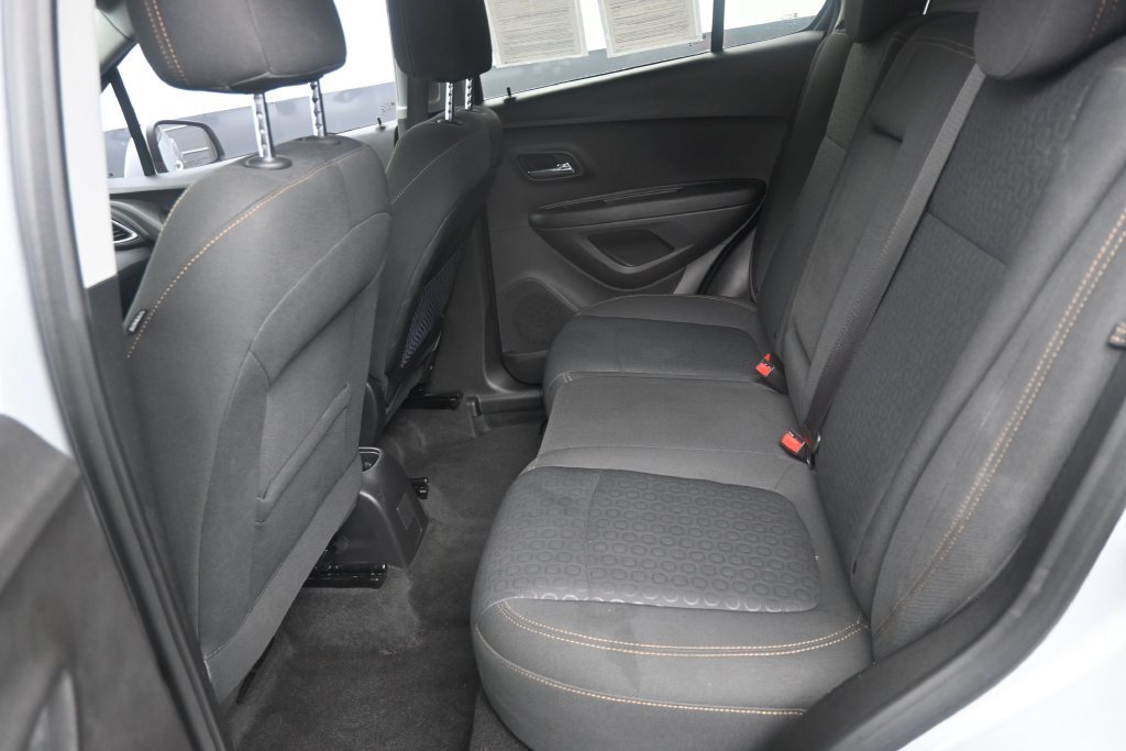 Used 2020 Chevrolet Trax LS FWD image 14