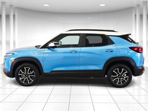 Used 2025 Chevrolet TrailBlazer ACTIV w/ Convenience Package image 2