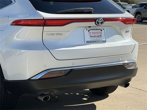 Certified 2024 Toyota Venza XLE image 6