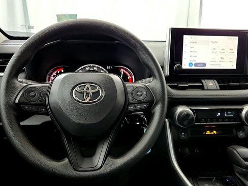 Used 2025 Toyota RAV4 LE AWD/4WD image 27