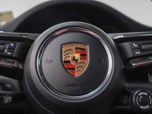 Certified 2026 Porsche Macan AWD/4WD image 25