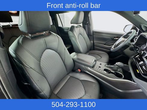 Used 2024 Toyota Highlander Limited image 29