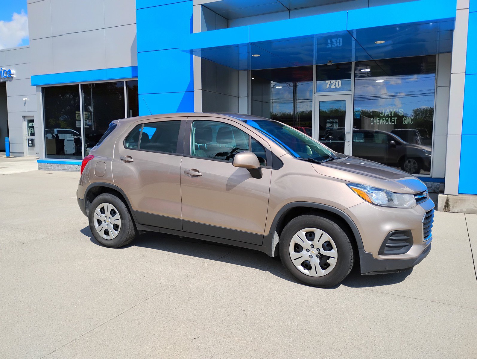 Used 2018 Chevrolet Trax LS FWD image 4