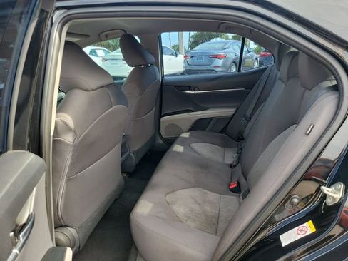 Used 2019 Toyota Camry SE image 10