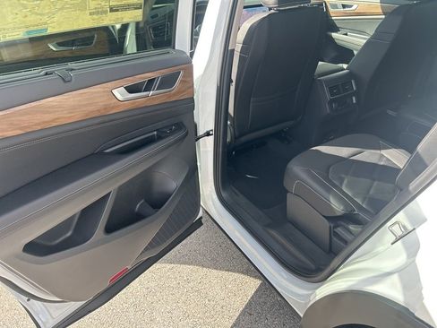 New 2026 Volkswagen Atlas SE image 23