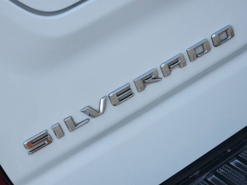 Used 2023 Chevrolet Silverado 1500 LTZ w/ LTZ Convenience Package II AWD/4WD image 12