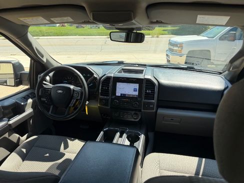 Used 2019 Ford F150 XLT w/ Equipment Group 302A Luxury AWD/4WD image 24