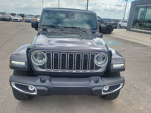 Used 2025 Jeep Wrangler Unlimited Sahara w/ Safety Group AWD/4WD image 5