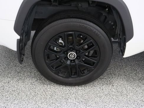 Used 2024 Toyota Tundra Limited image 6