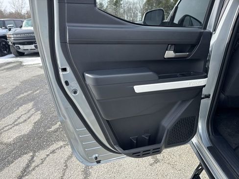 Used 2024 Toyota Tacoma TRD Off-Road image 29