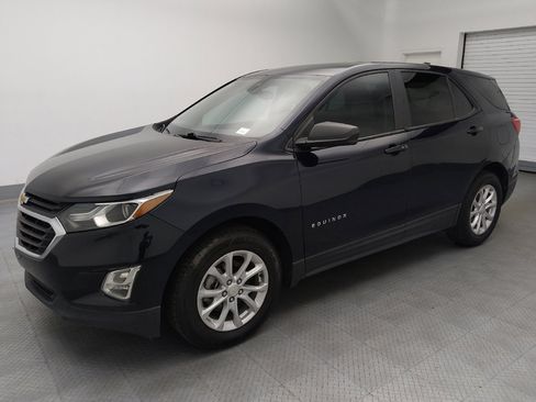 Used 2021 Chevrolet Equinox LS w/ LS Convenience Package FWD image 3