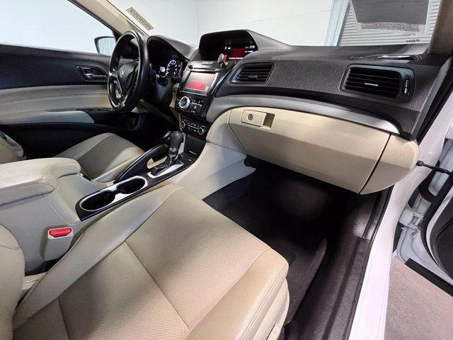 Used 2017 Acura ILX FWD image 10