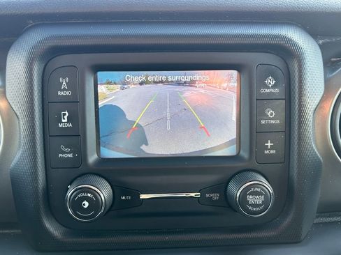 Used 2018 Jeep Wrangler Unlimited Sport S image 13