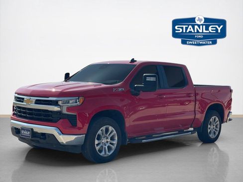 Used 2024 Chevrolet Silverado 1500 LT AWD/4WD image 3