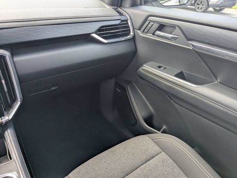 Used 2025 GMC Acadia Elevation FWD image 17