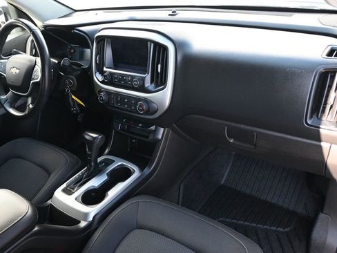 Used 2018 Chevrolet Colorado LT w/ LT Convenience Package image 9