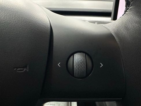 Used 2023 Tesla Model 3 Standard Range image 19