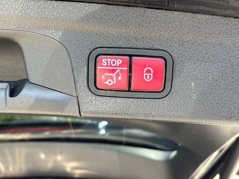 Used 2024 Mercedes-Benz GLE 450e 4MATIC image 29