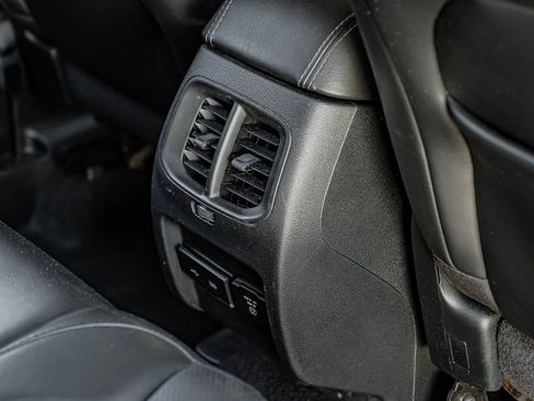 Used 2020 Jeep Cherokee Limited image 50