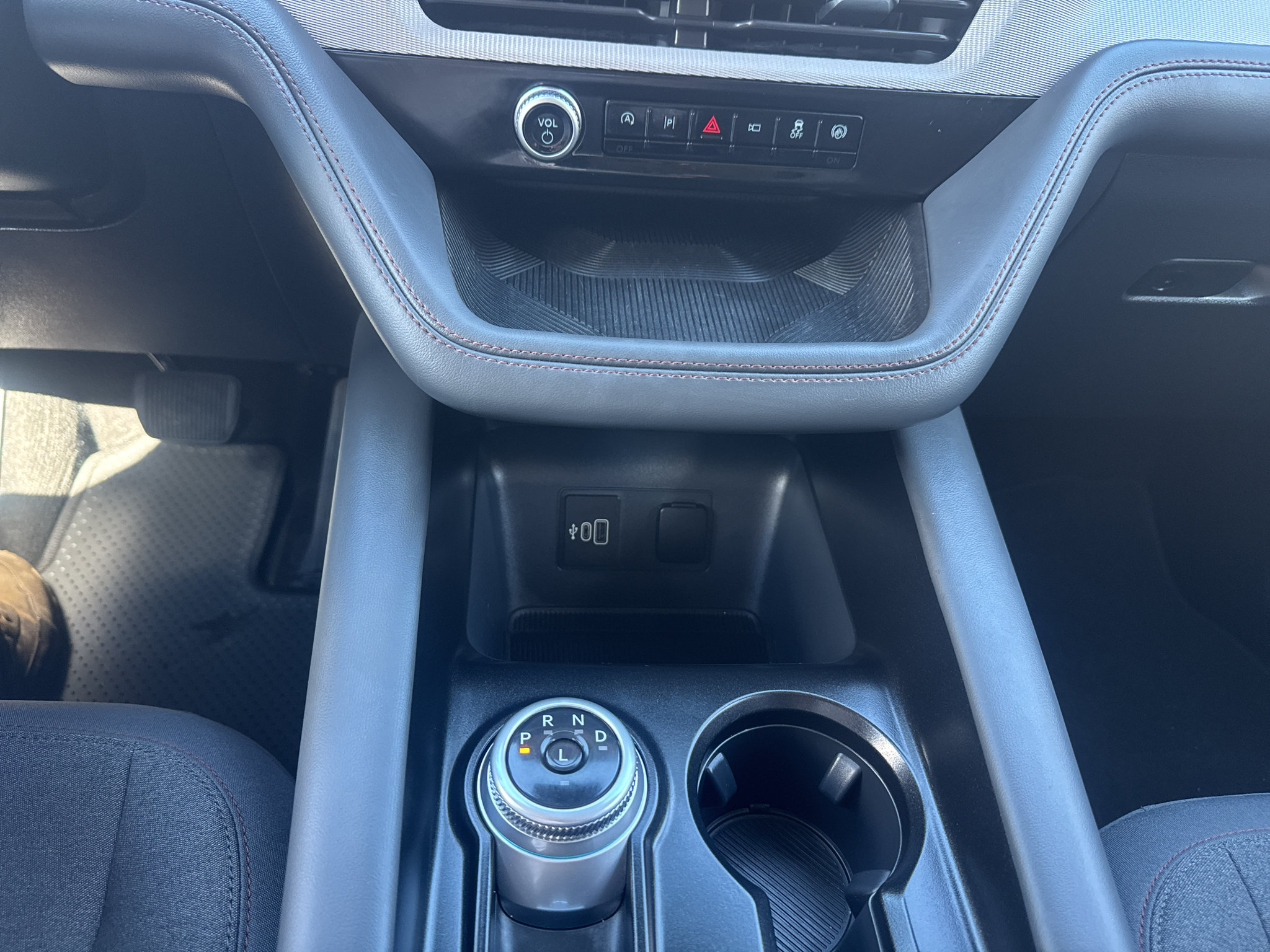 Used 2026 Ford Explorer Active RWD image 11
