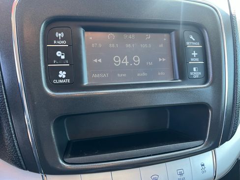 Used 2020 Dodge Journey SE w/ SE Popular Equipment Group FWD image 27