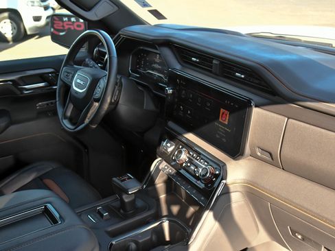 Used 2022 GMC Sierra 1500 AT4 w/ AT4 Premium Package image 59