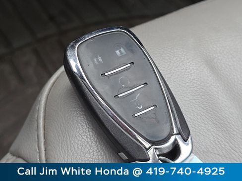 Used 2018 Chevrolet Traverse LT image 33