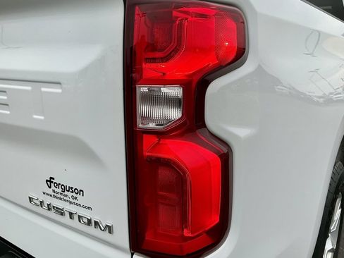 Used 2021 Chevrolet Silverado 1500 Custom w/ Safety Confidence Package image 16