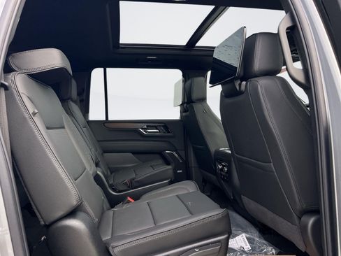New 2026 GMC Yukon XL Denali w/ Denali Reserve Package AWD/4WD image 32
