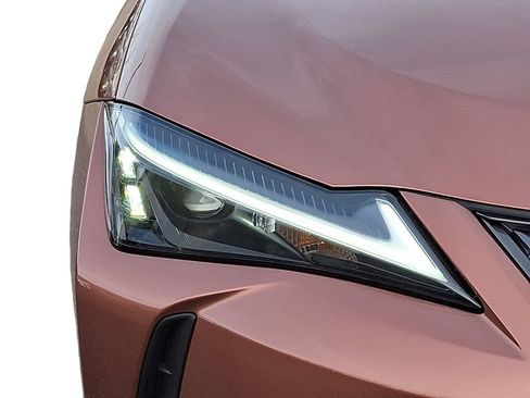 Used 2025 Lexus UX 300h AWD image 10