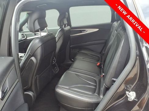 Used 2019 Lincoln Nautilus Premier AWD/4WD image 8