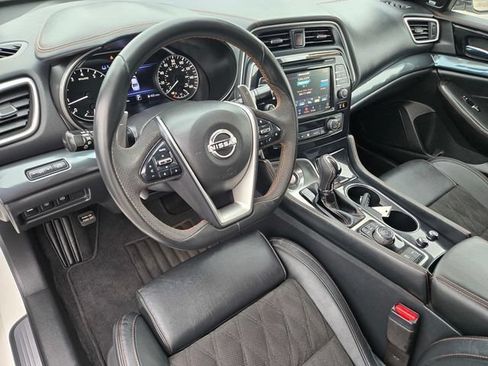 Used 2023 Nissan Maxima SR w/ Sport Mat Group FWD image 12