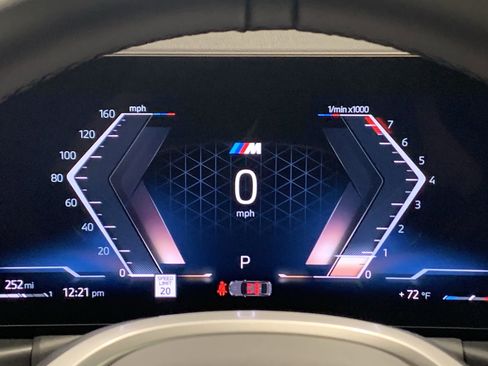 Used 2025 BMW 330i Sedan w/ M Sport Package image 17