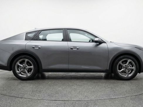 Used 2025 Kia K4 LXS image 11