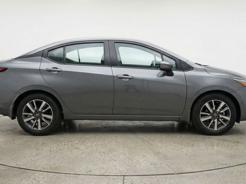 Used 2025 Nissan Versa SV image 8