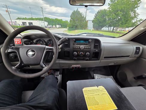 Used 2008 Chevrolet Silverado 3500 W/T RWD image 16