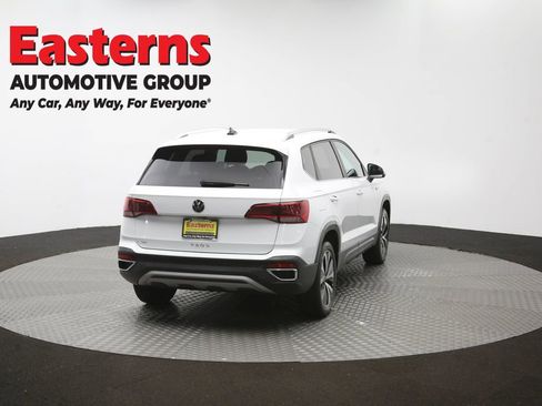 Used 2024 Volkswagen Taos SE FWD image 38
