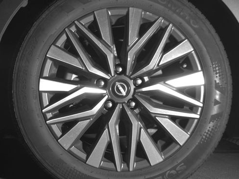 Used 2025 Nissan Altima 2.5 SV image 12