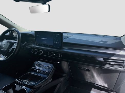 Used 2023 Lincoln Nautilus AWD w/ Premium Package image 32