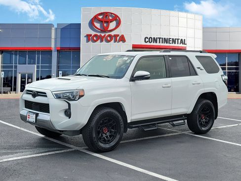 Certified 2022 Toyota 4Runner TRD Off-Road Premium w/ TRD Black Wheel Package (TMS) AWD/4WD image 3