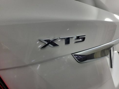 Used 2022 Cadillac XT5 Premium Luxury FWD image 6