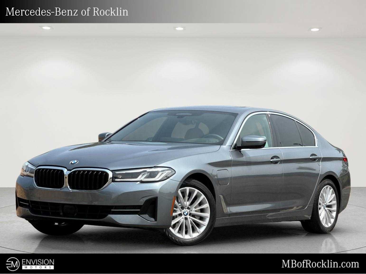 Used 2021 BMW 530e xDrive w/ Premium Package AWD/4WD image 1