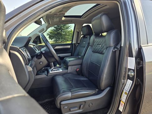 Used 2018 Toyota Tundra 4x4 CrewMax image 12