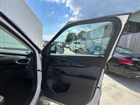 Used 2022 Chevrolet TrailBlazer LT w/ Convenience Package FWD image 15